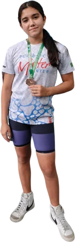 Renatta Palacios con sus medallas en el Nacional Curso Largo de Mérida